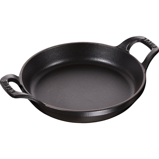 Staub Pyöreä, uuninkestävä La Cocotte -lautanen, 16 cm. 0,4 litraa, musta