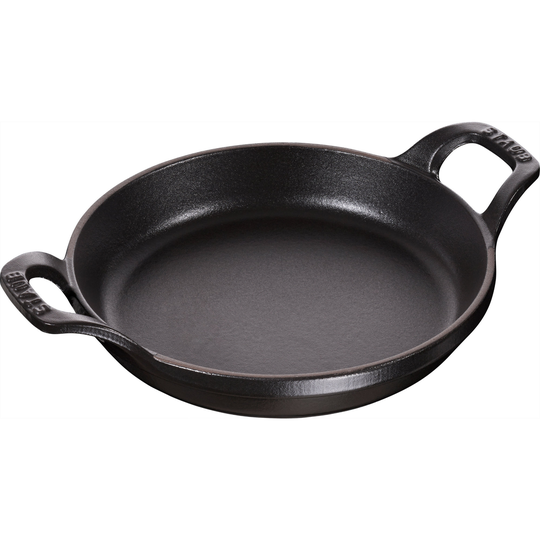 Staub Pyöreä, uuninkestävä La Cocotte -lautanen, 20 cm. 0,75 litraa, musta